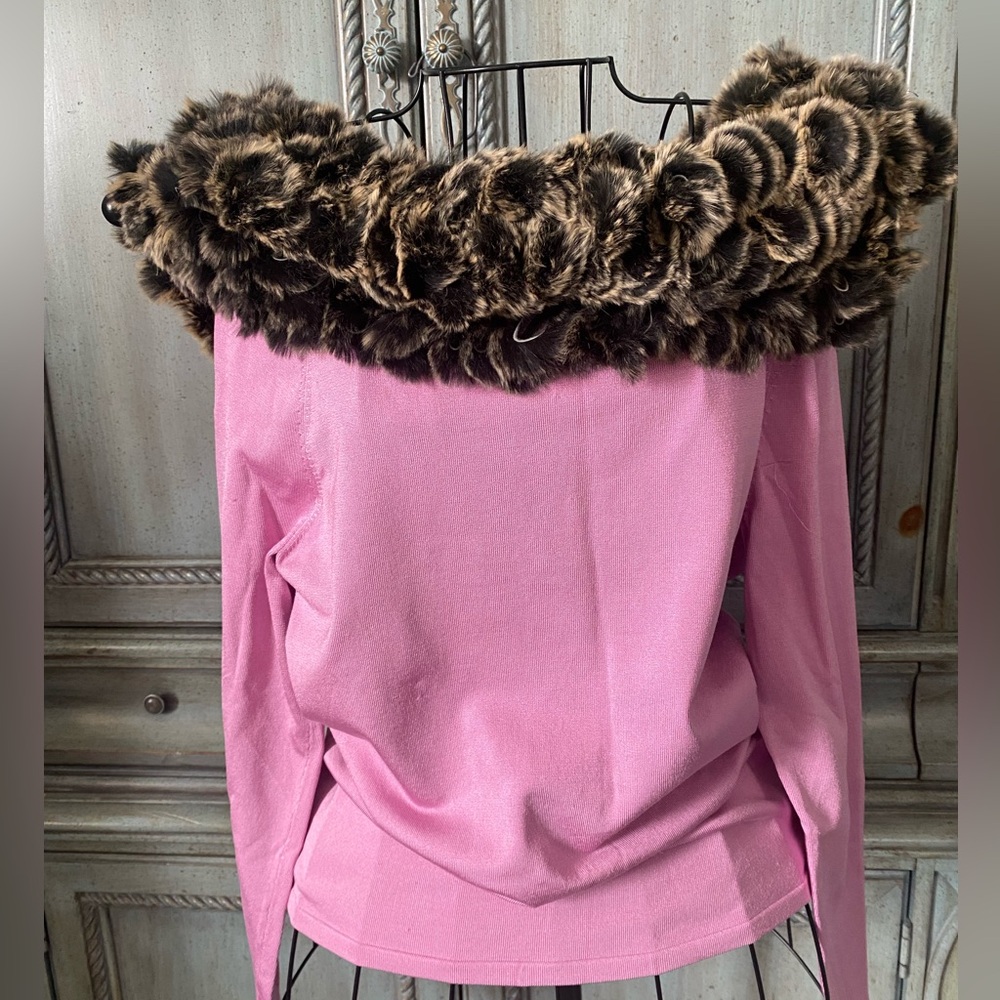 Pink Sweater with Detachable Fur Collar. It is definitely all about the collar!